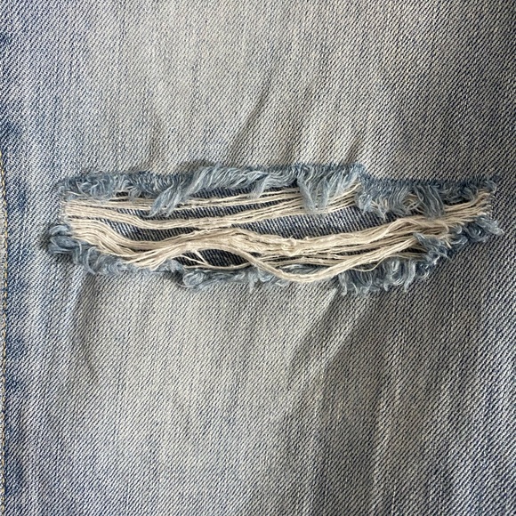 Hollister Co Crop Relax Fit Light wash Distressed Size 7 - Picture 3 of 6